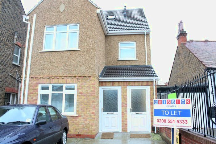 1 Bedroom Flat To Rent In Beattyville Gardens, Ilford, Essex, IG6