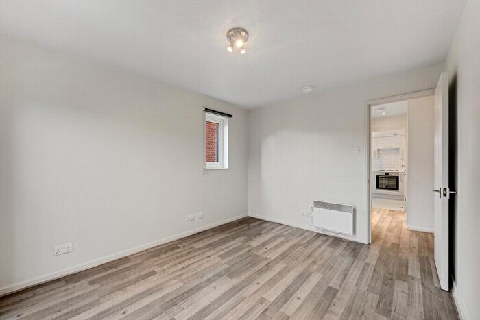 1 Bedroom Flat For Sale In Gables Close, London, SE12