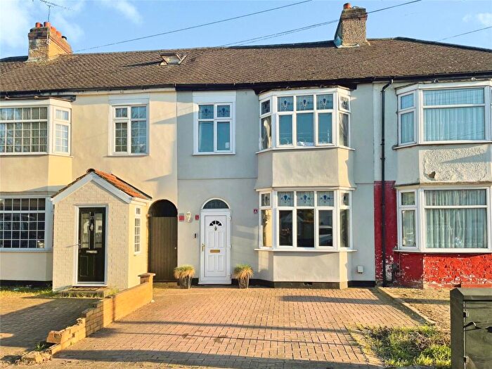 3 Bedroom Terraced House For Sale In Bridport Avenue, Romford, RM7