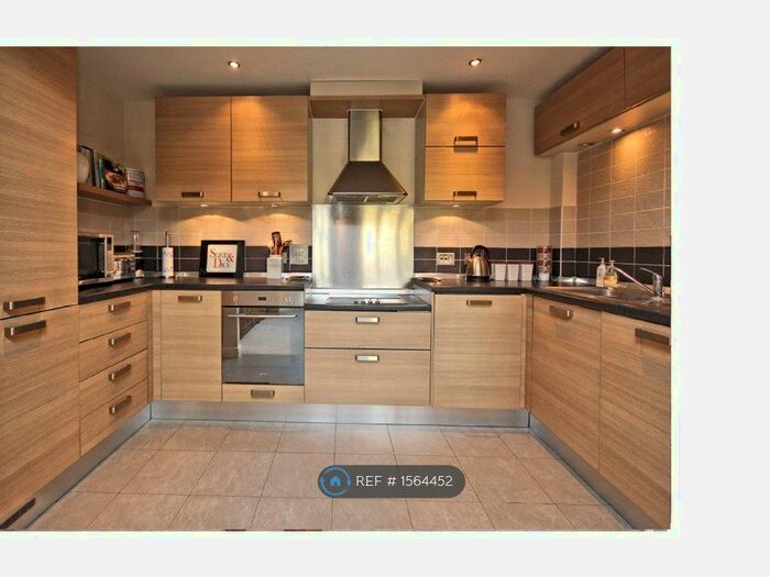 2 Bedroom Flat To Rent In Metro Apartments, Woking, GU21