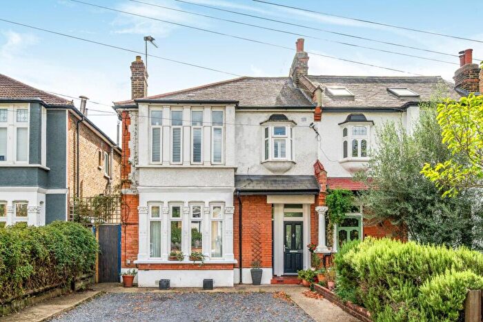 2 Bedroom Maisonette For Sale In Manor Park, Hither Green, London, SE13