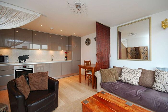 2 Bedroom Flat For Sale In New River Village, Hornsey, London, N8