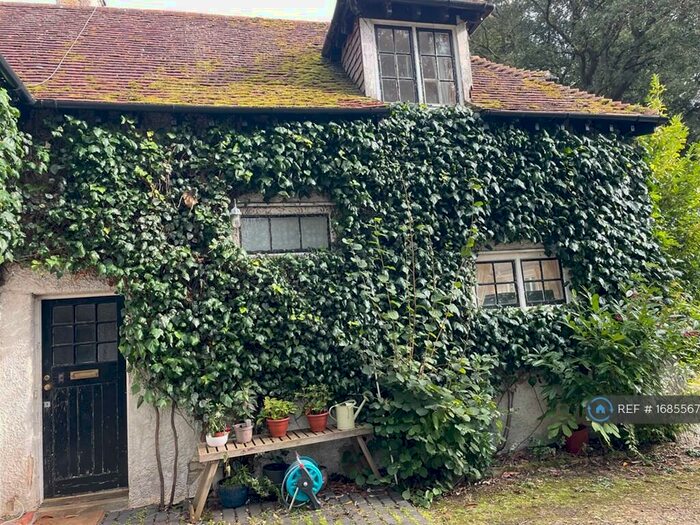 4 Bedroom Detached House To Rent In Abbotswood, Hurtmore, Godalming, GU7