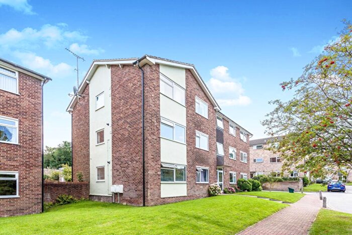 2 Bedroom Flat To Rent In Sharrow Close, Haywards Heath, RH16