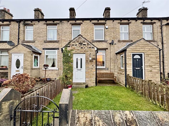 2 Bedroom Terraced House For Sale In Bankfield Avenue, Kirkheaton, Huddersfield, HD5