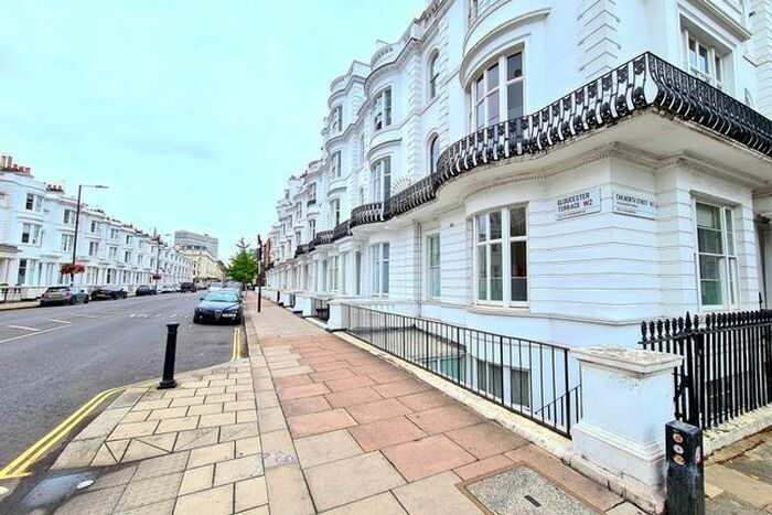 1 Bedroom Flat To Rent In Gloucester Terrace, Paddington, Lancaster Gate, Hyde Park, London, W2