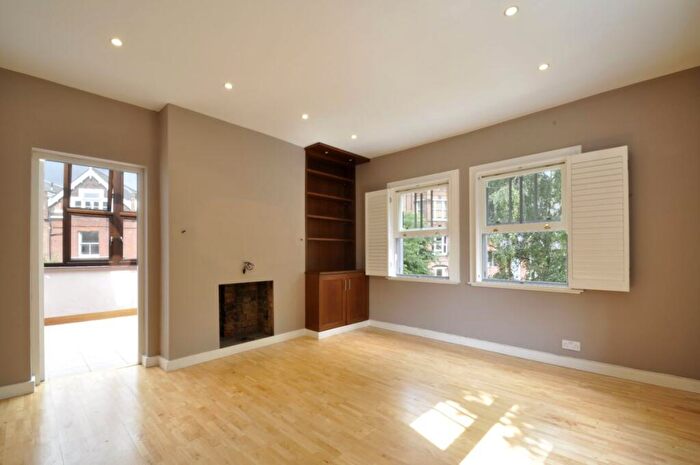 3 Bedroom Flat To Rent In Greencroft Gardens, South Hampstead, NW6