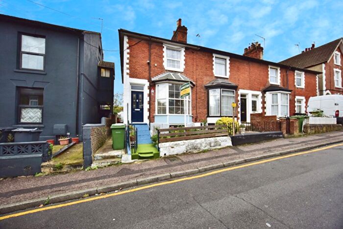 2 Bedroom End Of Terrace House For Sale In Kingsley Road, Maidstone, Kent, ME15