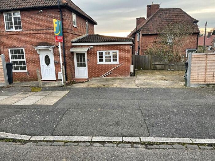 1 Bedroom Apartment To Rent In Gardendon Road, Morden, SM4