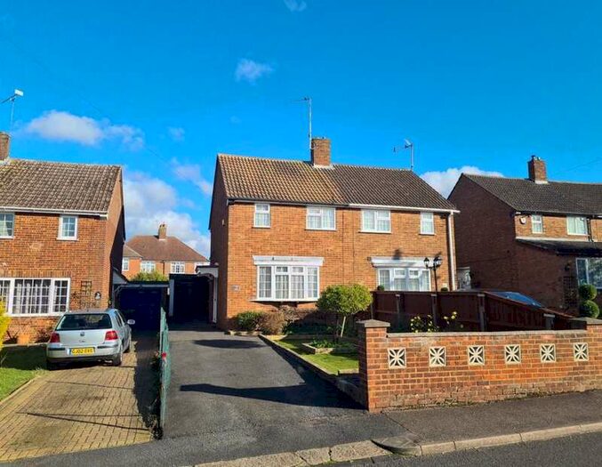 2 Bedroom Property To Rent In Kingsbury Gardens Dunsable, Dunstable, LU5