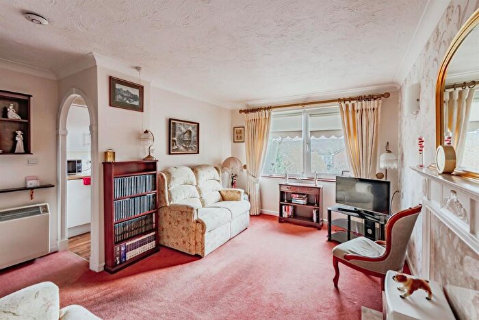 2 Bedroom Retirement Property For Sale In Linkfield Lane, Redhill, RH1