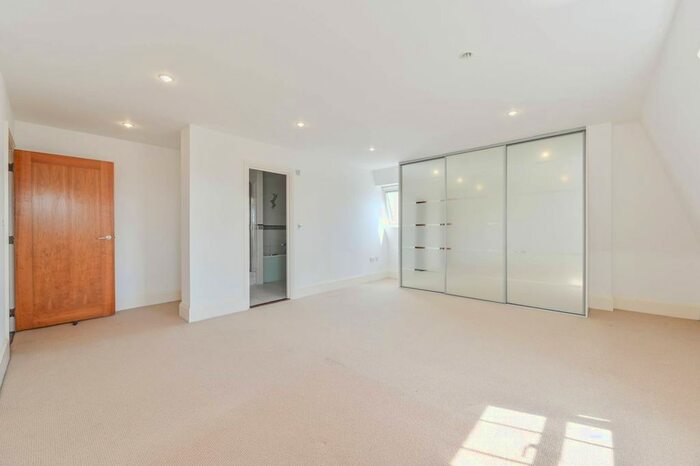 2 Bedroom Flat To Rent In Grange Road, Ealing Broadway, London, W5