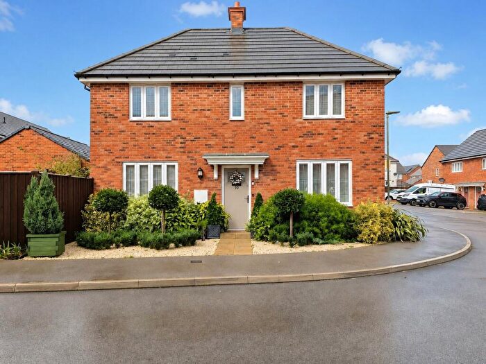 3 Bedroom Semi-Detached House For Sale In Longley Crescent, Banbury, Oxfordshire, OX16