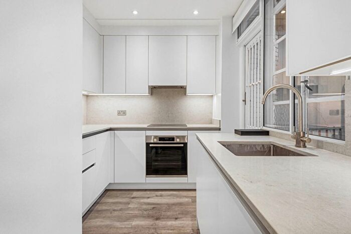 3 Bedroom Flat To Rent In Sloane Street, London, SW1X