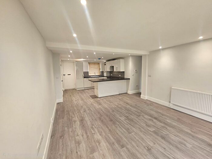 2 Bedroom Flat To Rent In Tonbridge Road, Maidstone, ME16