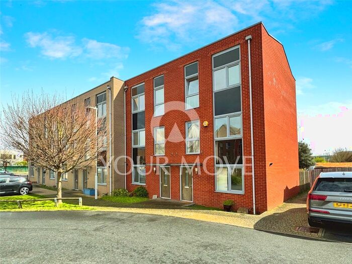 4 Bedroom Semi-Detached House To Rent In Bell Terrace, Dartford, Kent, DA1