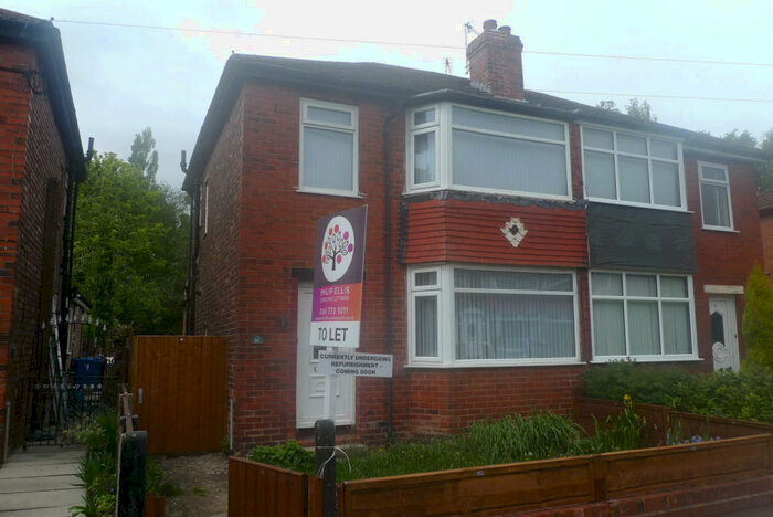 3 Bedroom Semi-Detached House To Rent In Lime Avenue, Whitefield, M45