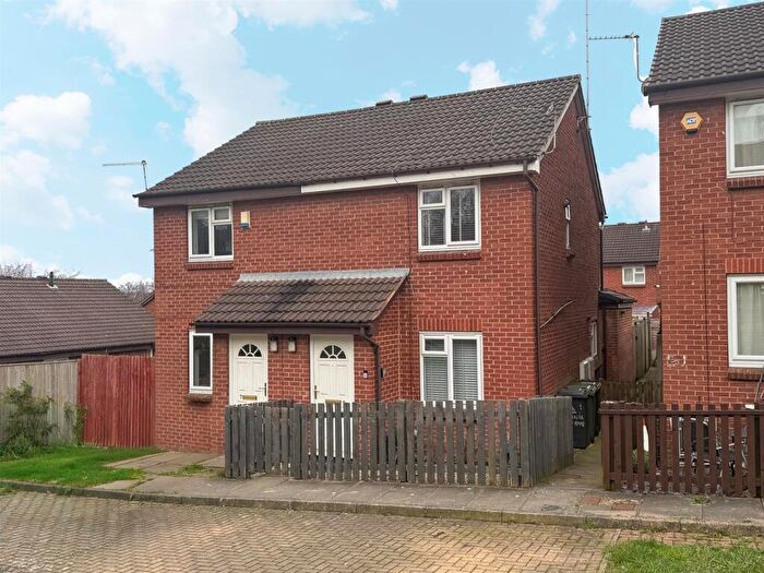 3 Bedroom Semi Detached House To Rent In Livinia Grove, Woodhouse, Leeds, West Yorkshire., LS7