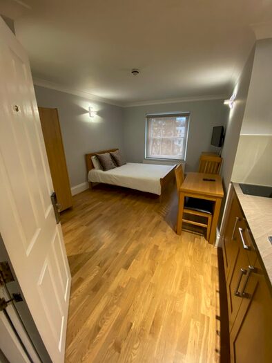 Studio To Rent In Cleveland Gardens, London, W2