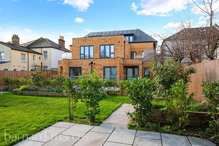 2 Bedroom Flat For Sale In Hartfield Road, London, SW19