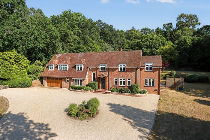 5 Bedroom Detached House For Sale In Compton Way, Farnham, GU10