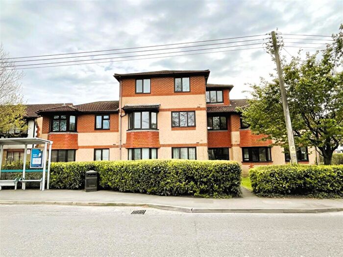 2 Bedroom Apartment To Rent In Portsmouth Road, Southampton, SO19