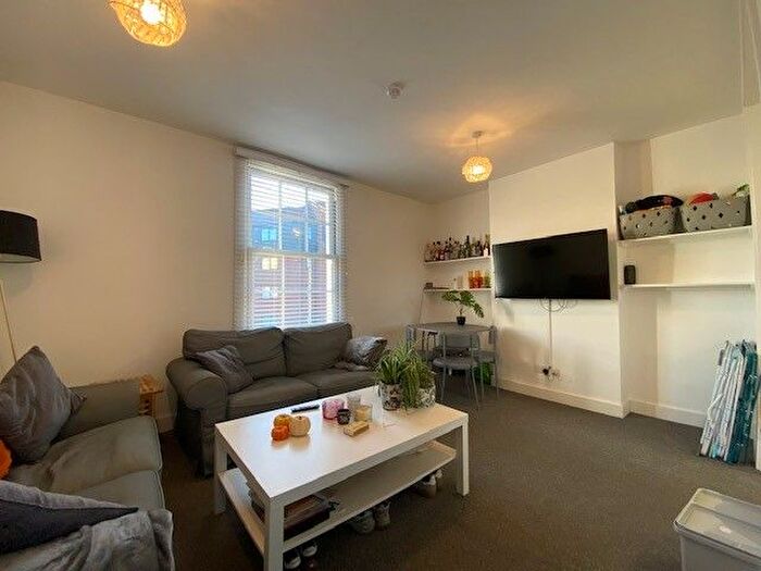 4 Bedroom Maisonette To Rent In Merchants Road, Hotwells, Bristol, BS8