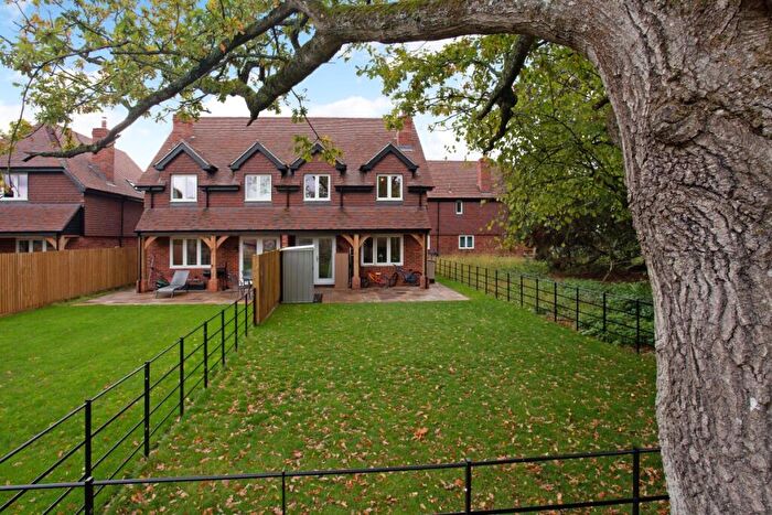 3 Bedroom Semi-Detached House To Rent In Snower Hill Road Betchworth, RH3