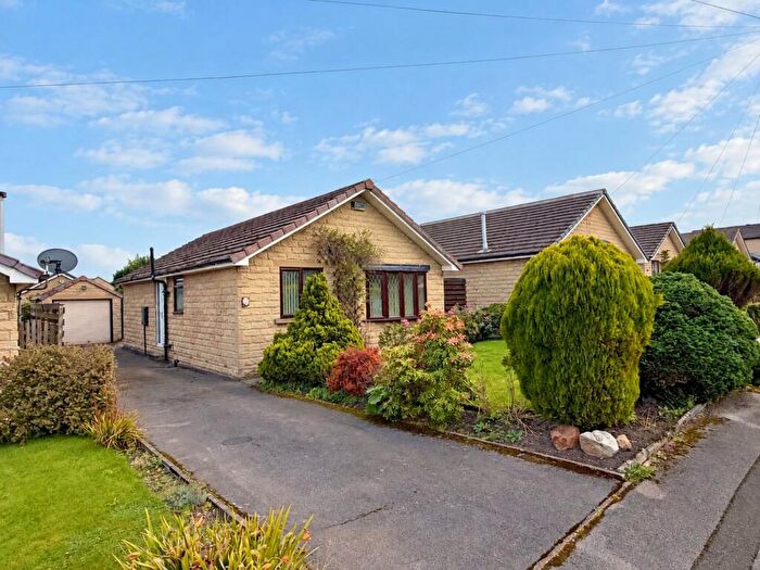 2 Bedroom Bungalow To Rent In Falconers Ride, Netherton, Huddersfield, West Yorkshire, Uk, HD4