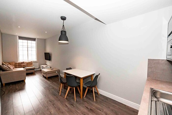 2 Bedroom Apartment To Rent In Water Street, Liverpool, Merseyside, L2