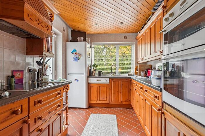 2 Bedroom Property To Rent In Pentland Road, Bushey, WD23