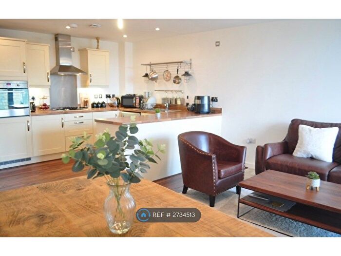 2 Bedroom Flat To Rent In Tunnicliffe Close, Swindon, SN3