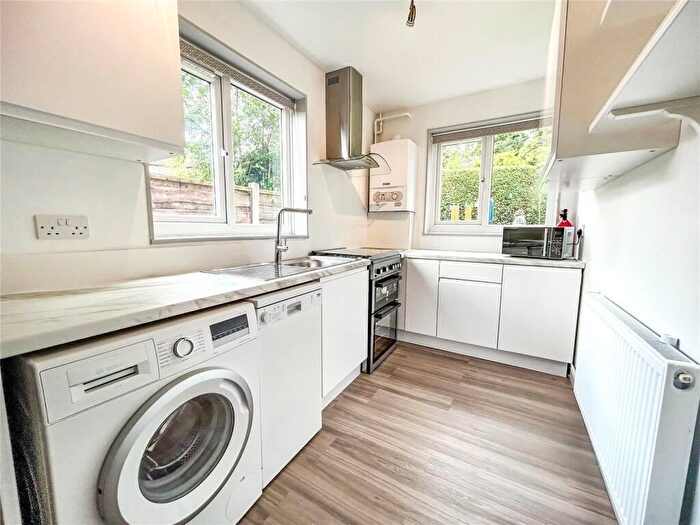 2 Bedroom End Terrace House To Rent In Roundtable Road, Bromley, BR1