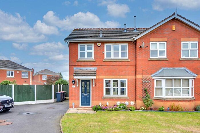 3 Bedroom Semi-Detached House For Sale In Leafe Close, Chilwell, Nottingham, NG9