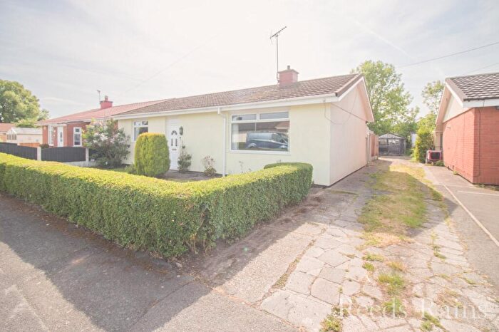 3 Bedroom Bungalow For Sale In Craig Gardens, Ellesmere Port, Cheshire, CH66