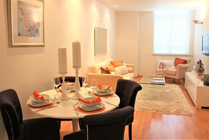 1 Bedroom Flat To Rent In City Road, Old Street, London, EC1V