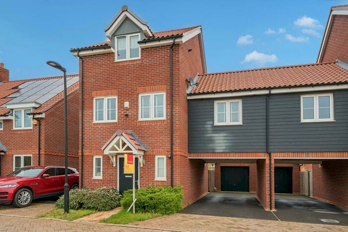 4 Bedroom Town House To Rent In Didcot, Oxfordshire, OX11