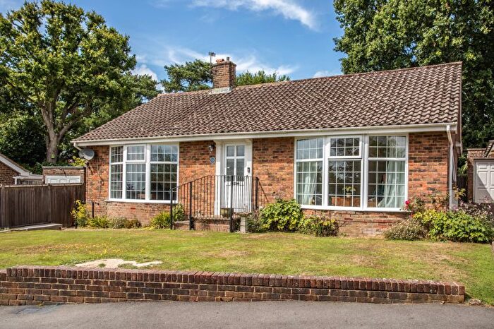 3 Bedroom Detached Bungalow For Sale In Eight Bells Close, Buxted, TN22