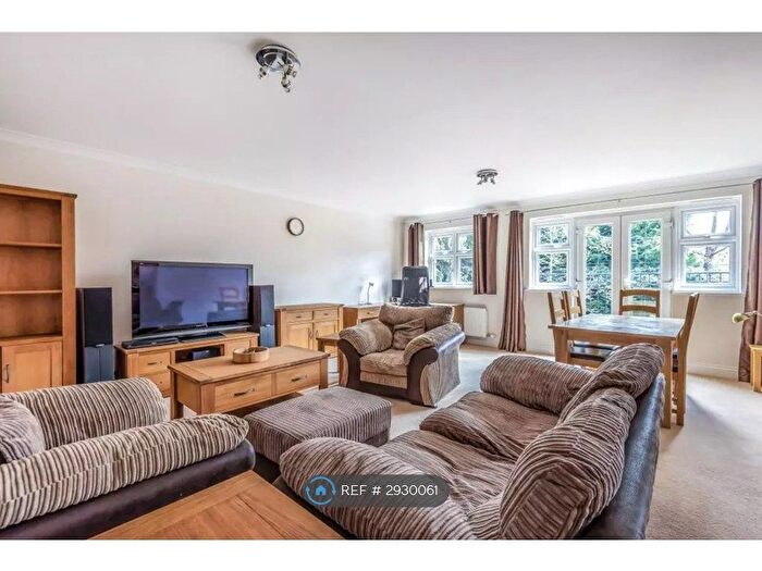 2 Bedroom Flat To Rent In Devenish Road, Sunningdale, SL5