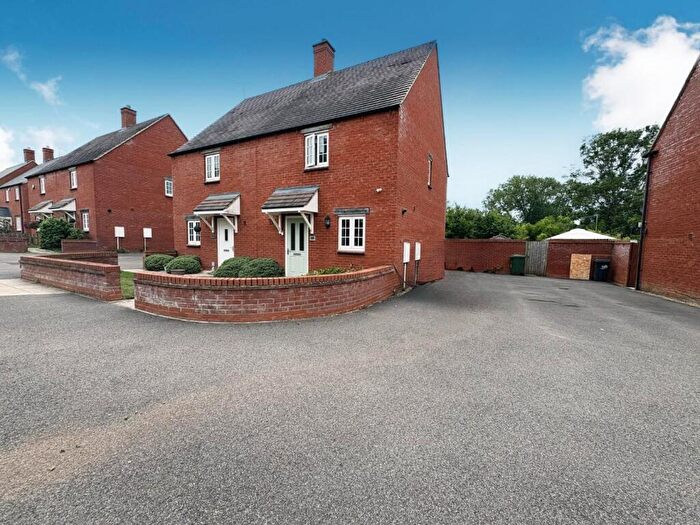 3 Bedroom Semi-Detached House For Sale In Setters Way, Roade, NN7