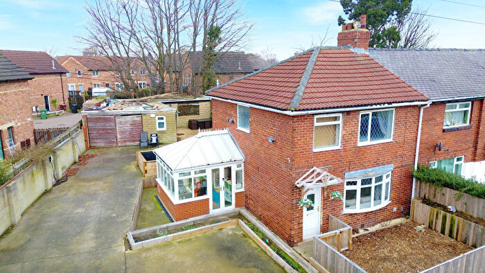 3 Bedroom End Of Terrace House For Sale In Acre Road, Leeds, LS10