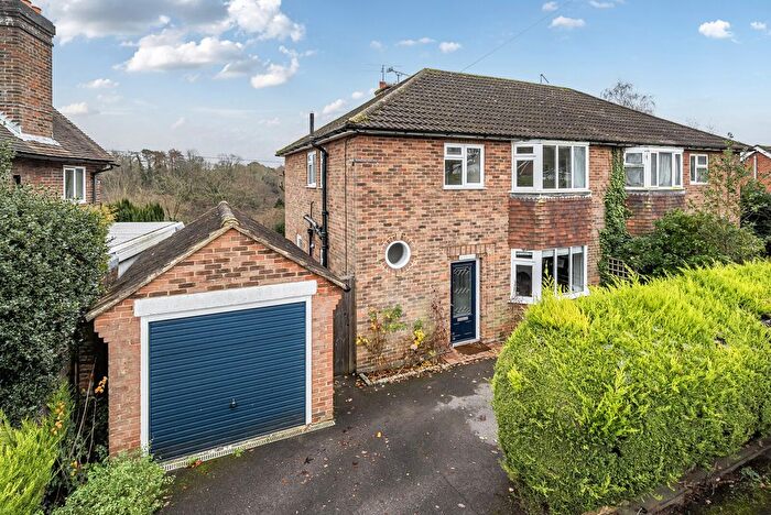 3 Bedroom Semi Detached House For Sale In Hawthorn Road, Godalming, GU7