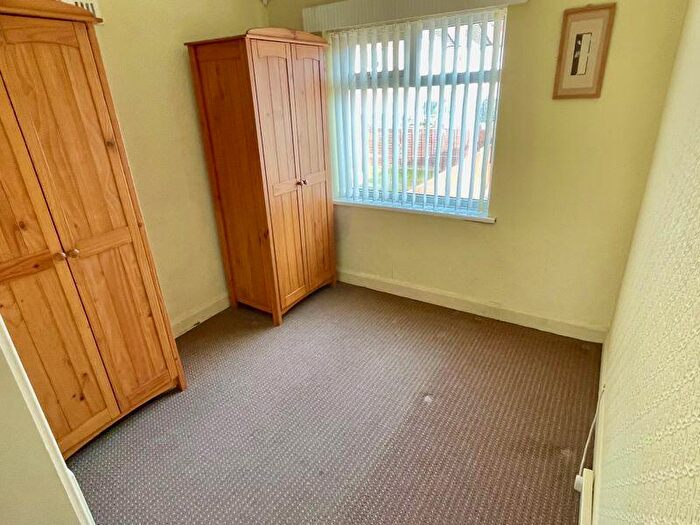 3 Bedroom Semi-Detached House For Sale In Warren Road, Kingstanding, Birmingham, B44