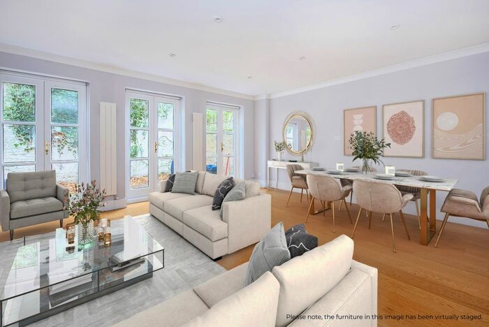 2 Bedroom Terraced House To Rent In Lancaster Mews, Richmond TW10