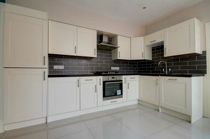 1 Bedroom Flat To Rent In St John's Road, Walthamstow, London, E17