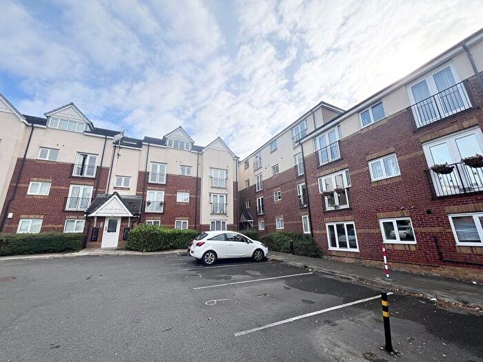 2 Bedroom Flat To Rent In Pinhigh Place, Salford, M6