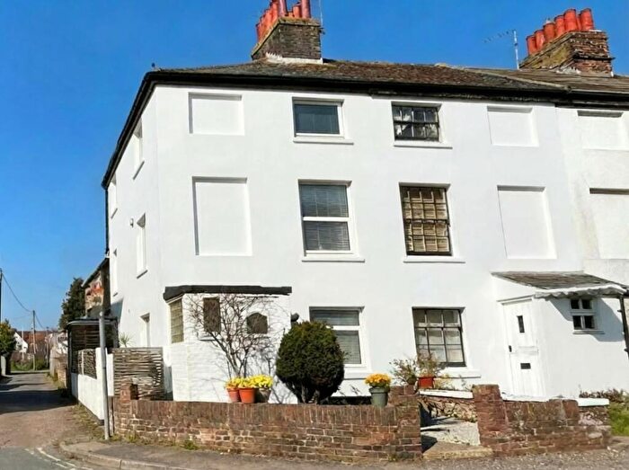 3 Bedroom End Of Terrace House For Sale In Arundel Road, Littlehampton, BN17