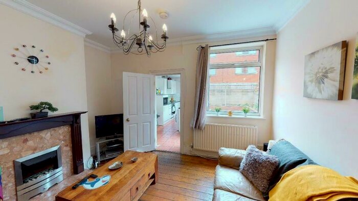 3 Bedroom End Of Terrace House To Rent In Foss Street - Student House For /, LN1