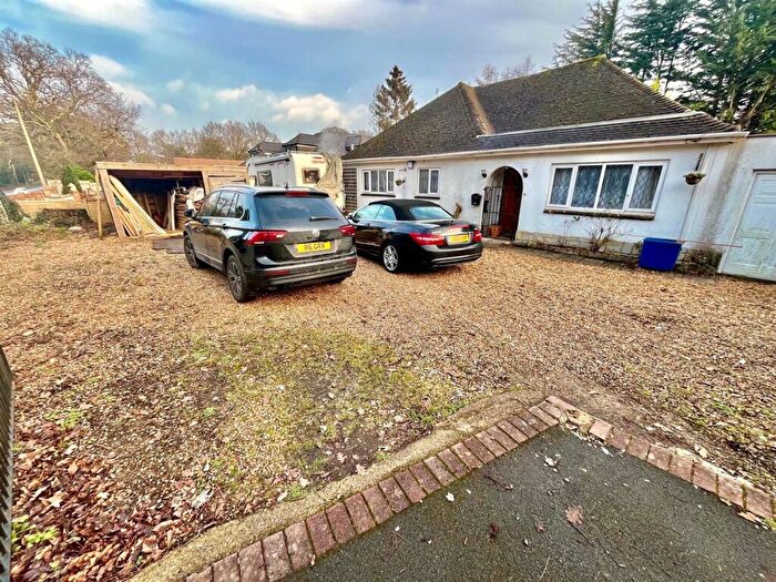 5 Bedroom Detached House For Sale In Ringwood Road, Ferndown, BH22