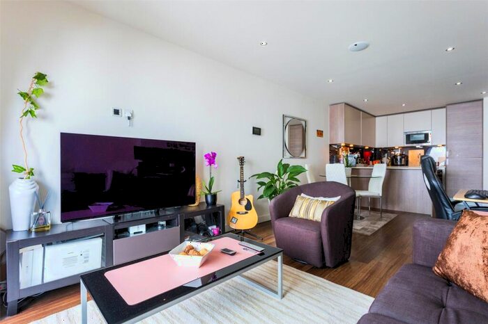 1 Bedroom Apartment For Sale In East Drive, Colindale, NW9